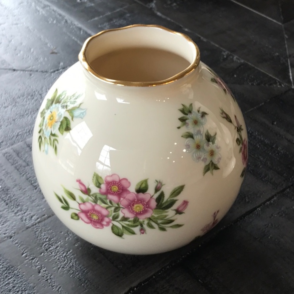 Lennox China Globe Vase fine China made in the USA